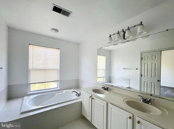 $2,900 | 12951 Mandolin Lane, Woodbridge, VA 22192