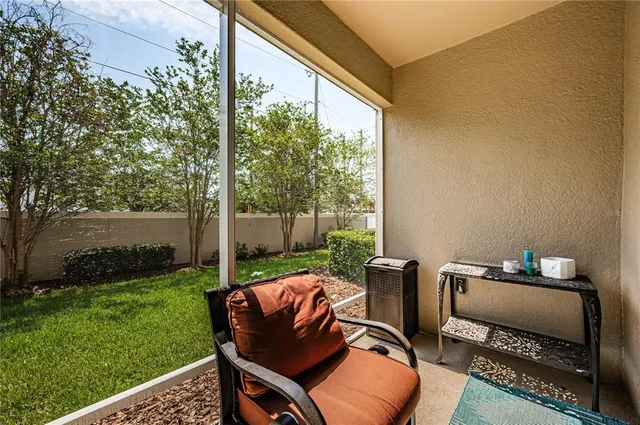 a view of backyard with garden