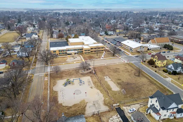 a picture of a table and chairs