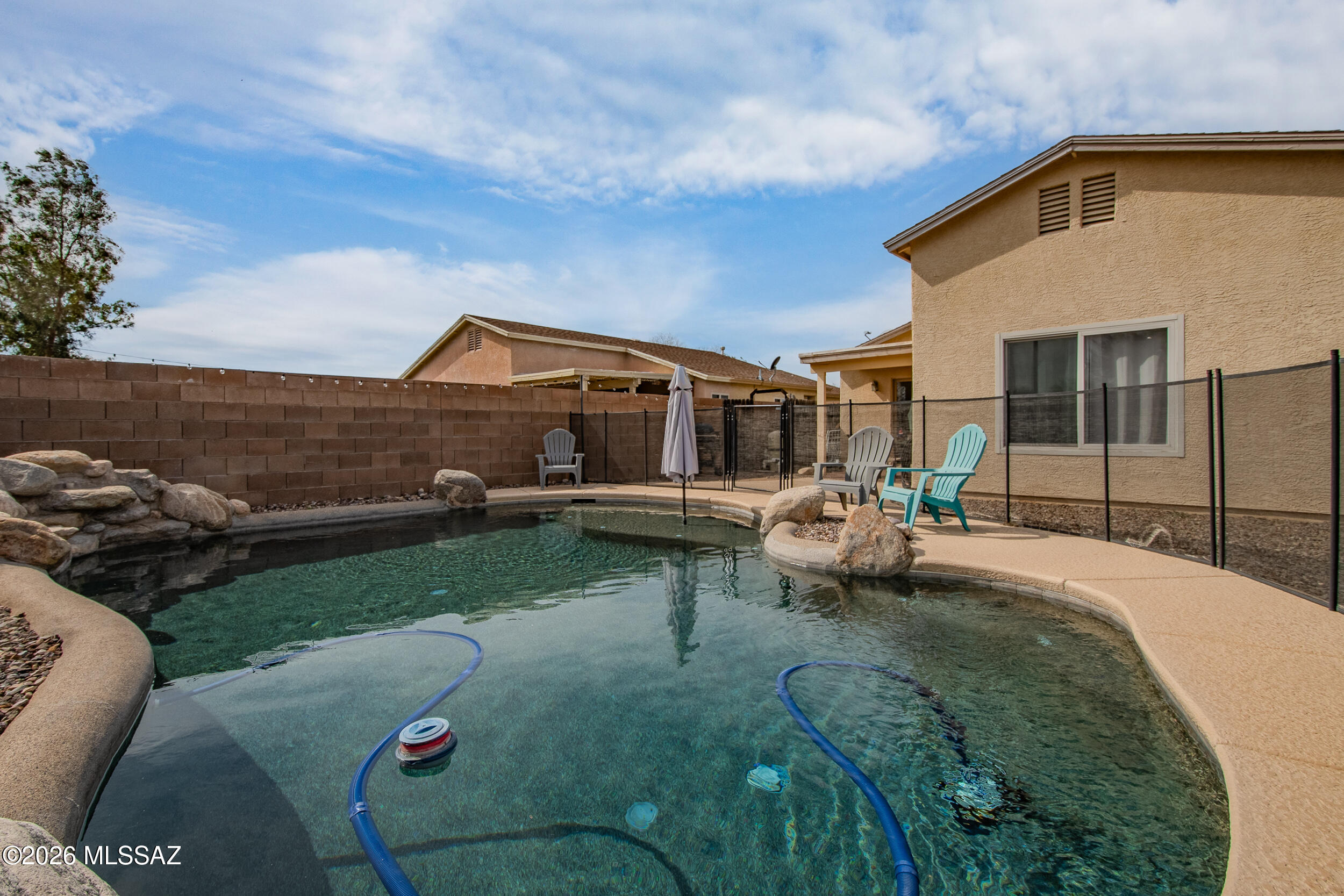 7677 South Meadow Spring Way Tucson, AZ 85747 - Photo 11 of 39 014