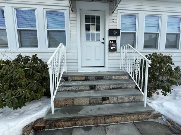 $2,500 | 12 Genoa Avenue, Unit 2, Milford, MA 01757
