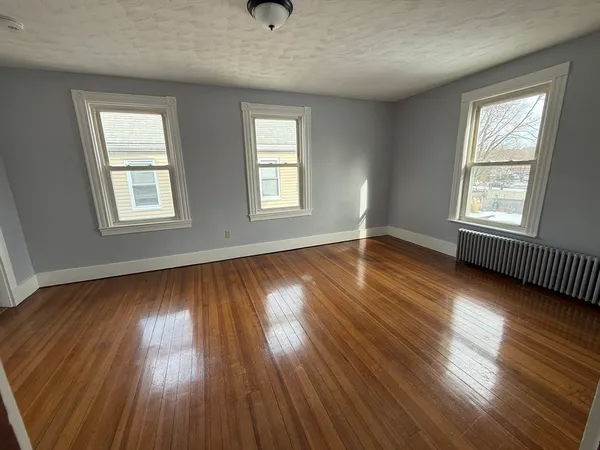 $2,500 | 12 Genoa Avenue, Unit 2, Milford, MA 01757