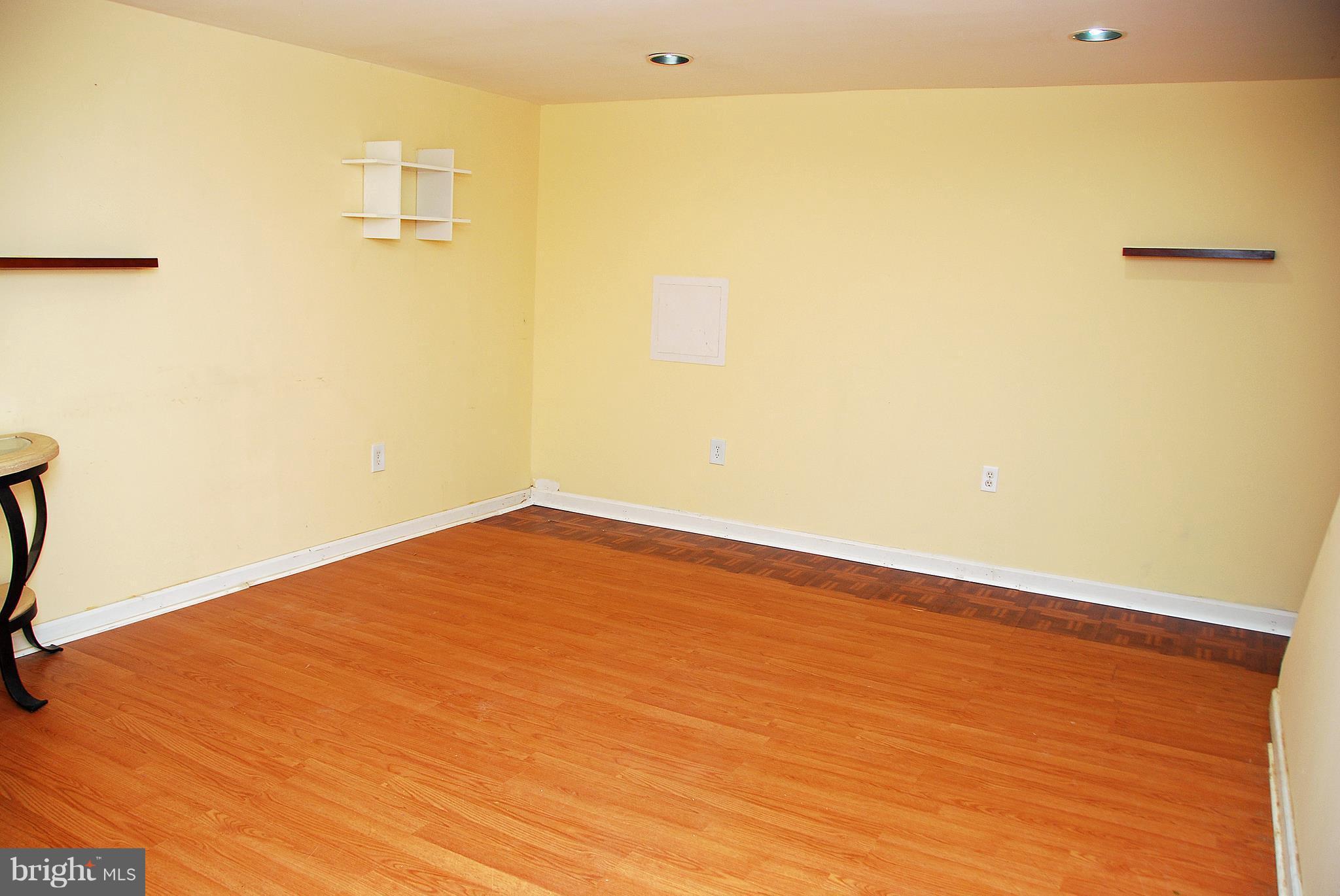 10 Congaree Court Baltimore, MD 21236 - Photo 13 of 22 a view of an empty room