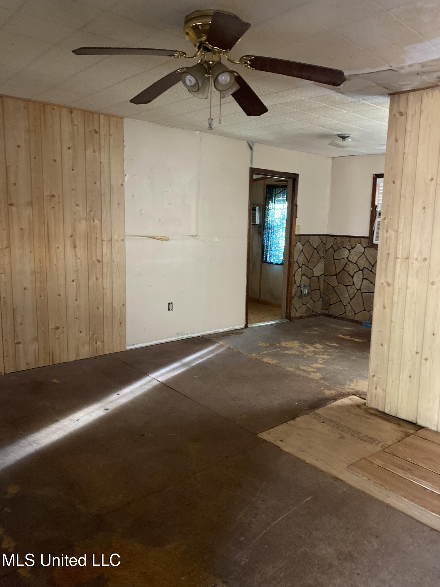 112 Sir Richard Road Brandon, MS 39042 - Photo 3 of 19 IMG_1197