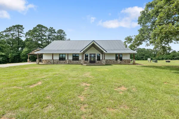 $2,800,000 | 1406 Highway 21, Crockett, TX 75835