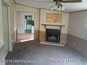 215 Ridge Road Byhalia, MS 38611 - Photo 4 of 7 den
