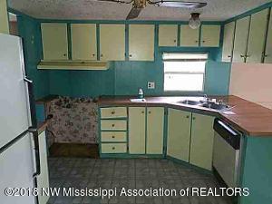215 Ridge Road Byhalia, MS 38611 - Photo 6 of 7 kitchen