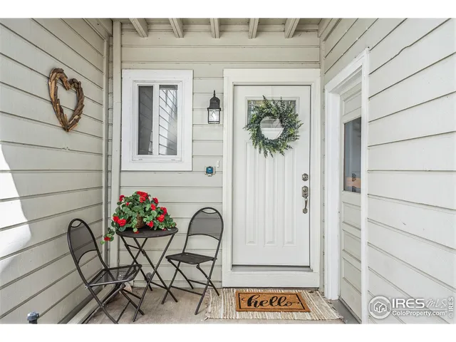 a view of a entryway