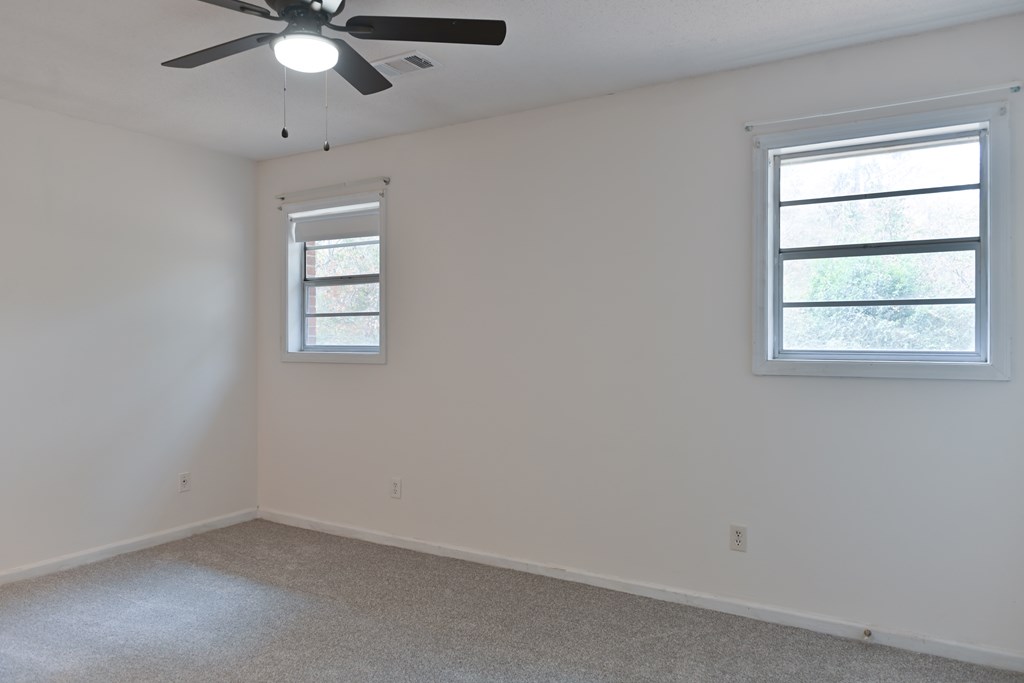 6421 Lemans Lane Columbus, GA 31909 - Photo 28 of 32 an empty room with a window