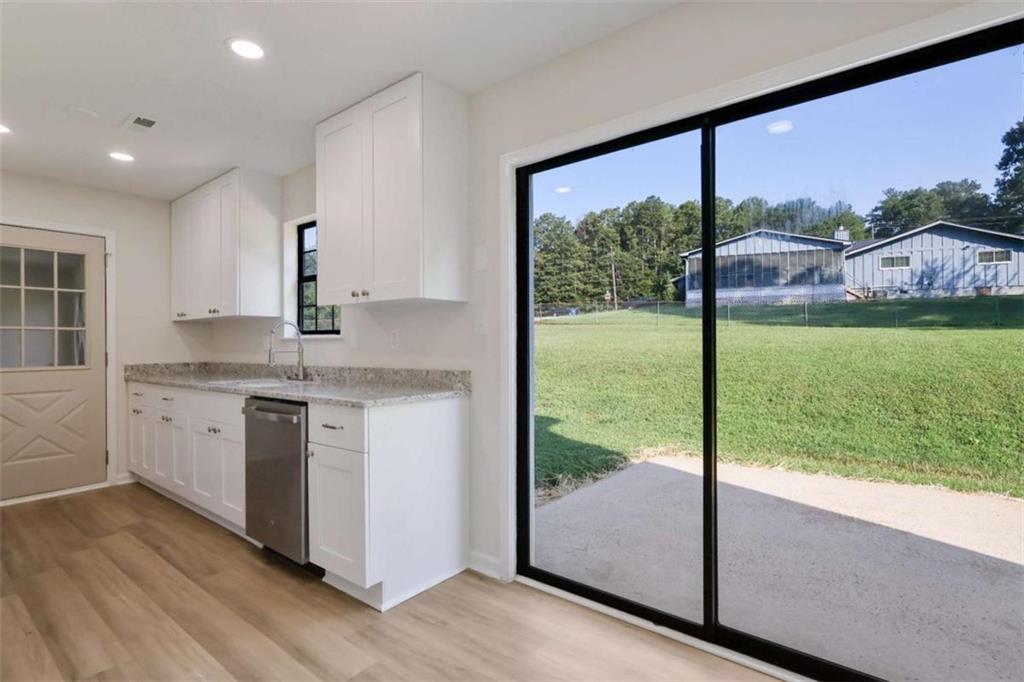 4068 Hunt Way Rex, GA 30273 - Photo 3 of 22 Gallery Image 3