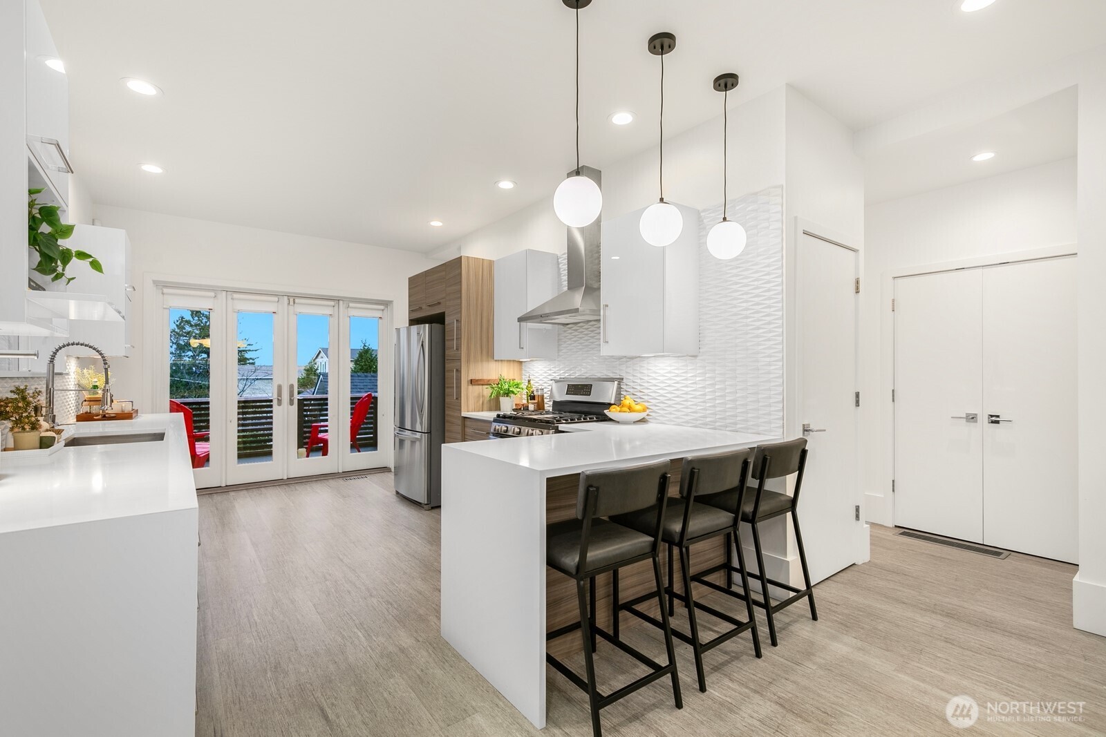 210 West McGraw Street Seattle, WA 98119 - Photo 11 of 31