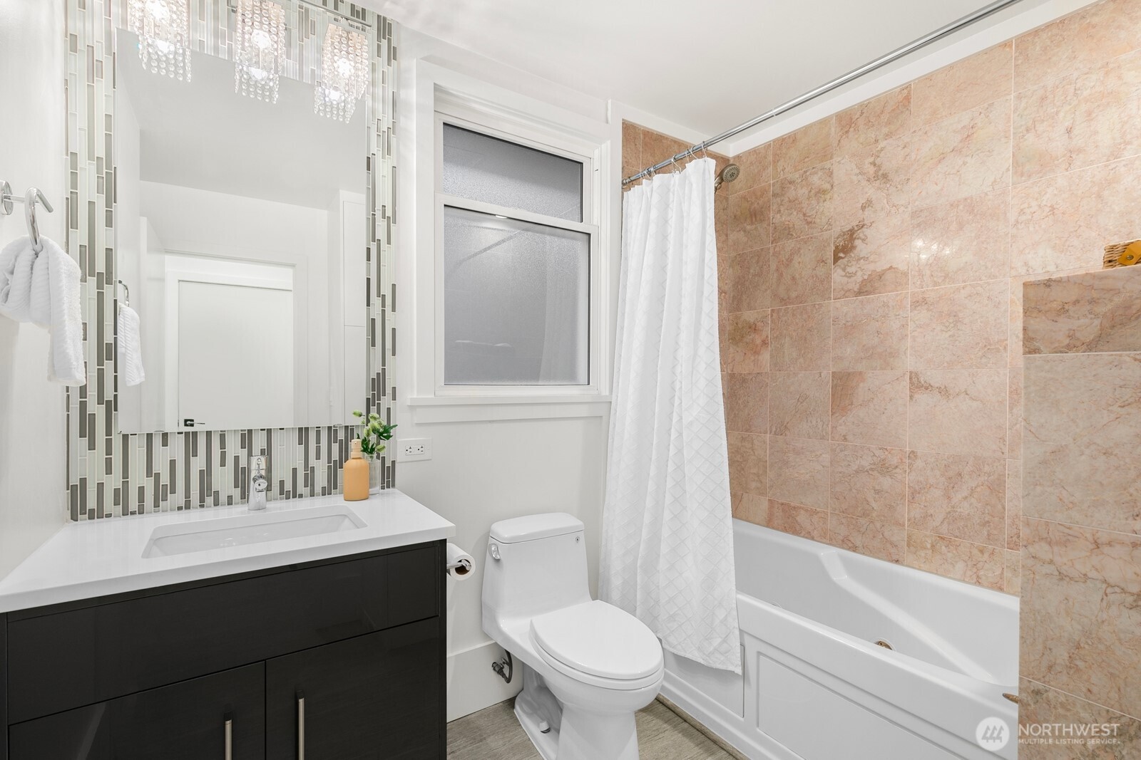 210 West McGraw Street Seattle, WA 98119 - Photo 16 of 31