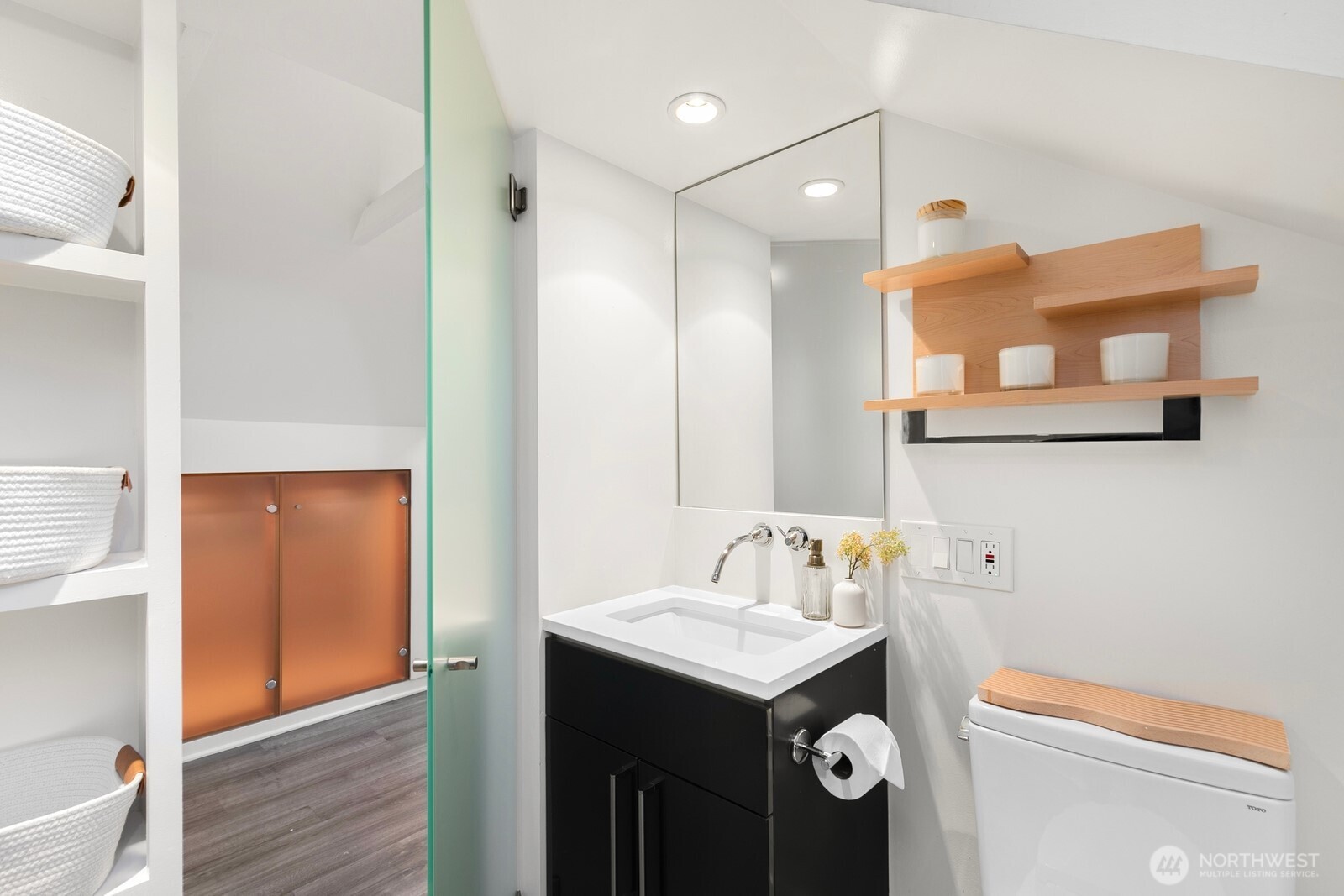 210 West McGraw Street Seattle, WA 98119 - Photo 21 of 31