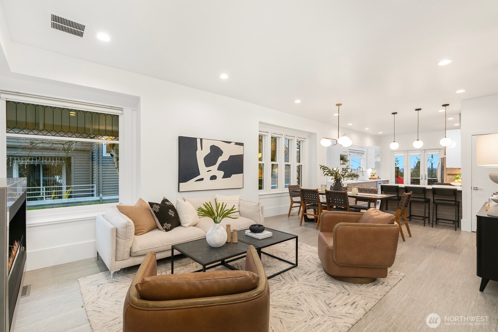 210 West McGraw Street Seattle, WA 98119 - Photo 4 of 31