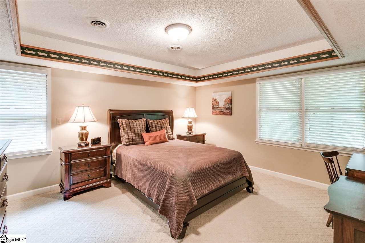 331 Henderson Road Greenville, SC 29607 - Photo 22 of 36