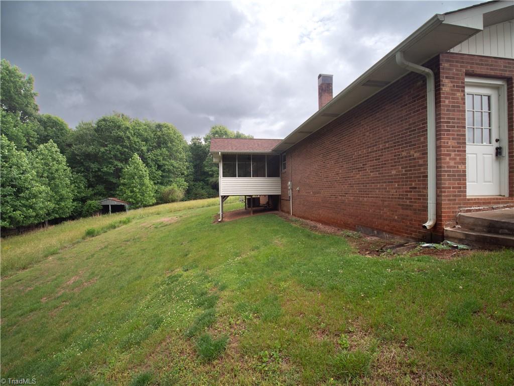 181 Layell Road Elkin, NC 28621 - Photo 7 of 33