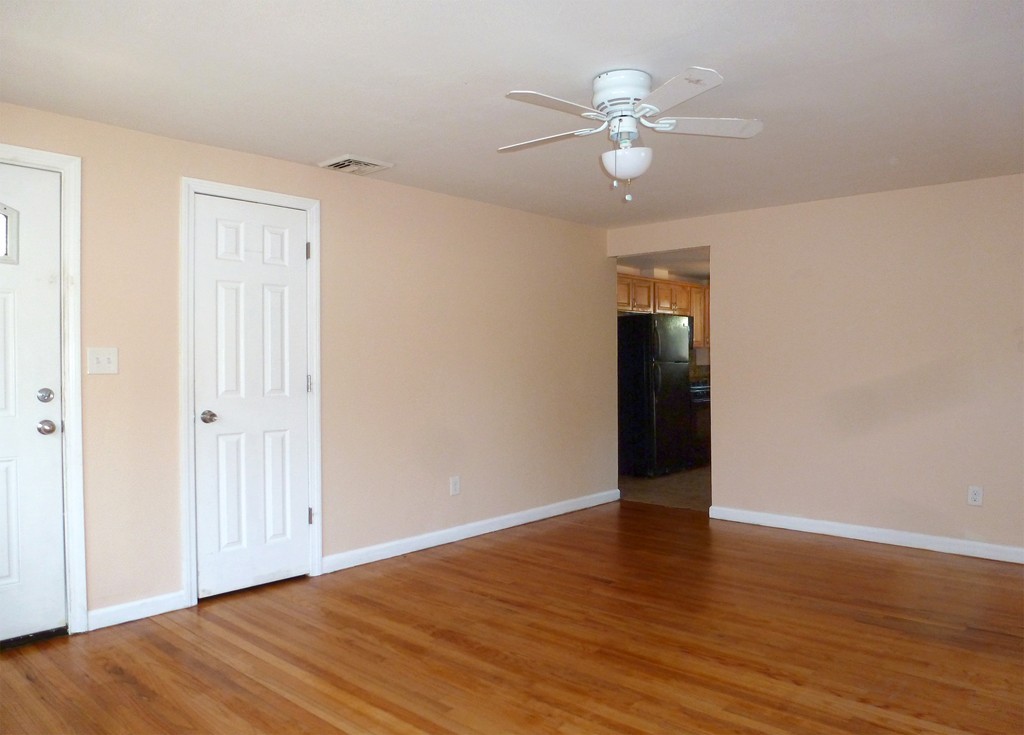 44 Gail Street Springfield, MA 01108 - Photo 8 of 19