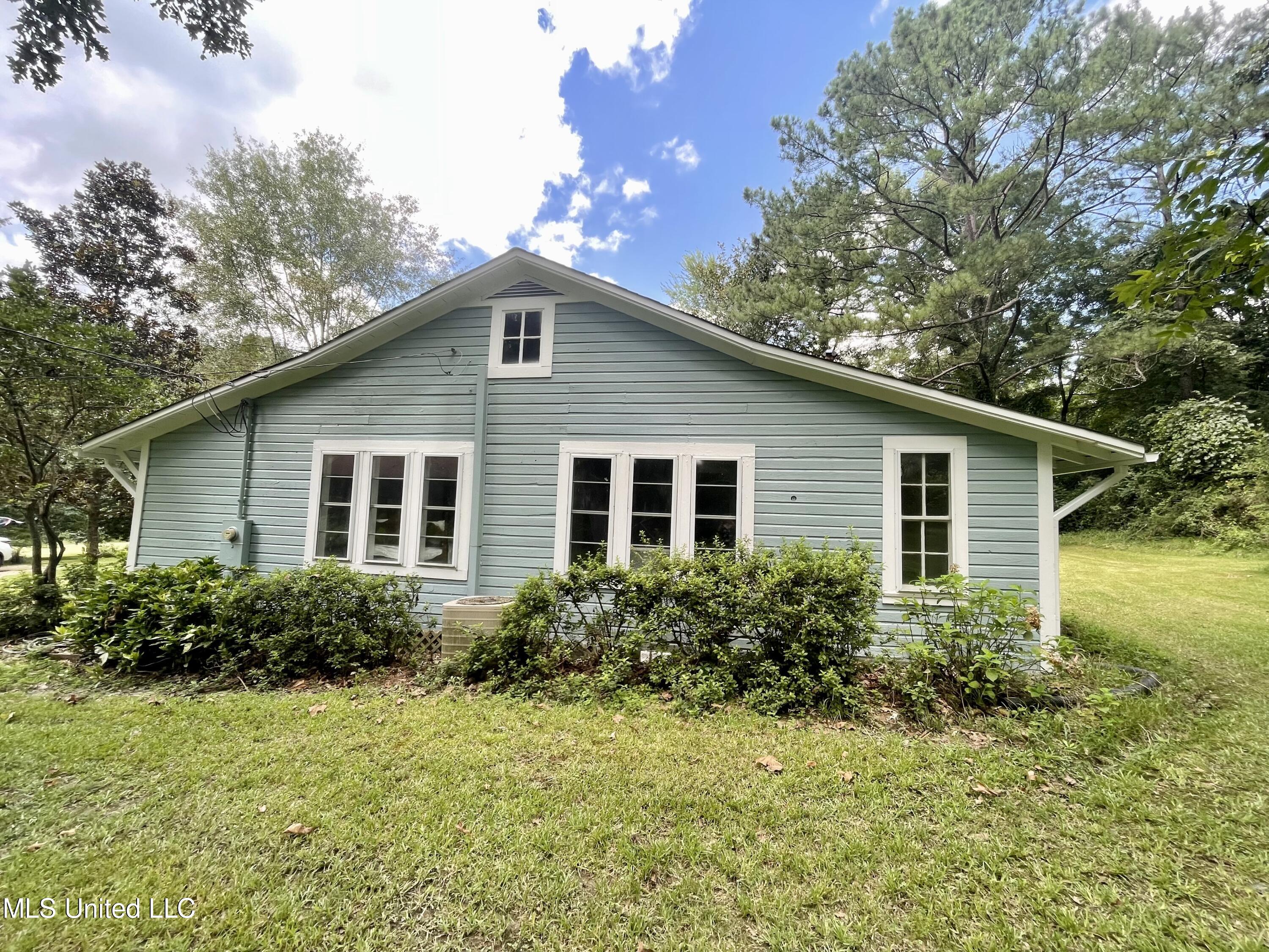 143 Jim Harris Road Harrisville, MS 39082 - Photo 6 of 51 EF964D3F-6E1D-44CC-86CC-1B3DB93AD5EF