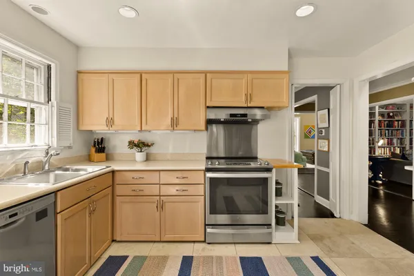 $5,750 | 7064 31st Street Northwest, Washington, DC 20015