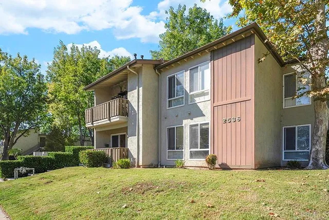 $475,000 | 2536 White Oak Place, Unit 1, Escondido, CA 92027