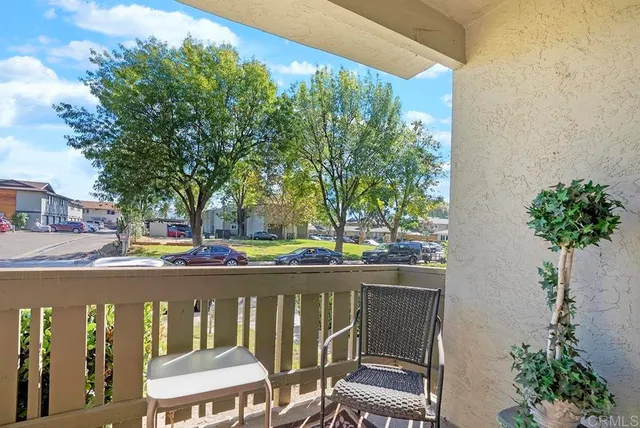$475,000 | 2536 White Oak Place, Unit 1, Escondido, CA 92027