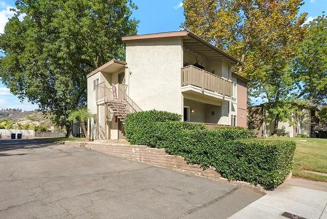$475,000 | 2536 White Oak Place, Unit 1, Escondido, CA 92027