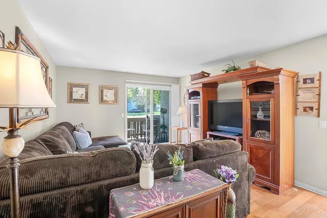$475,000 | 2536 White Oak Place, Unit 1, Escondido, CA 92027