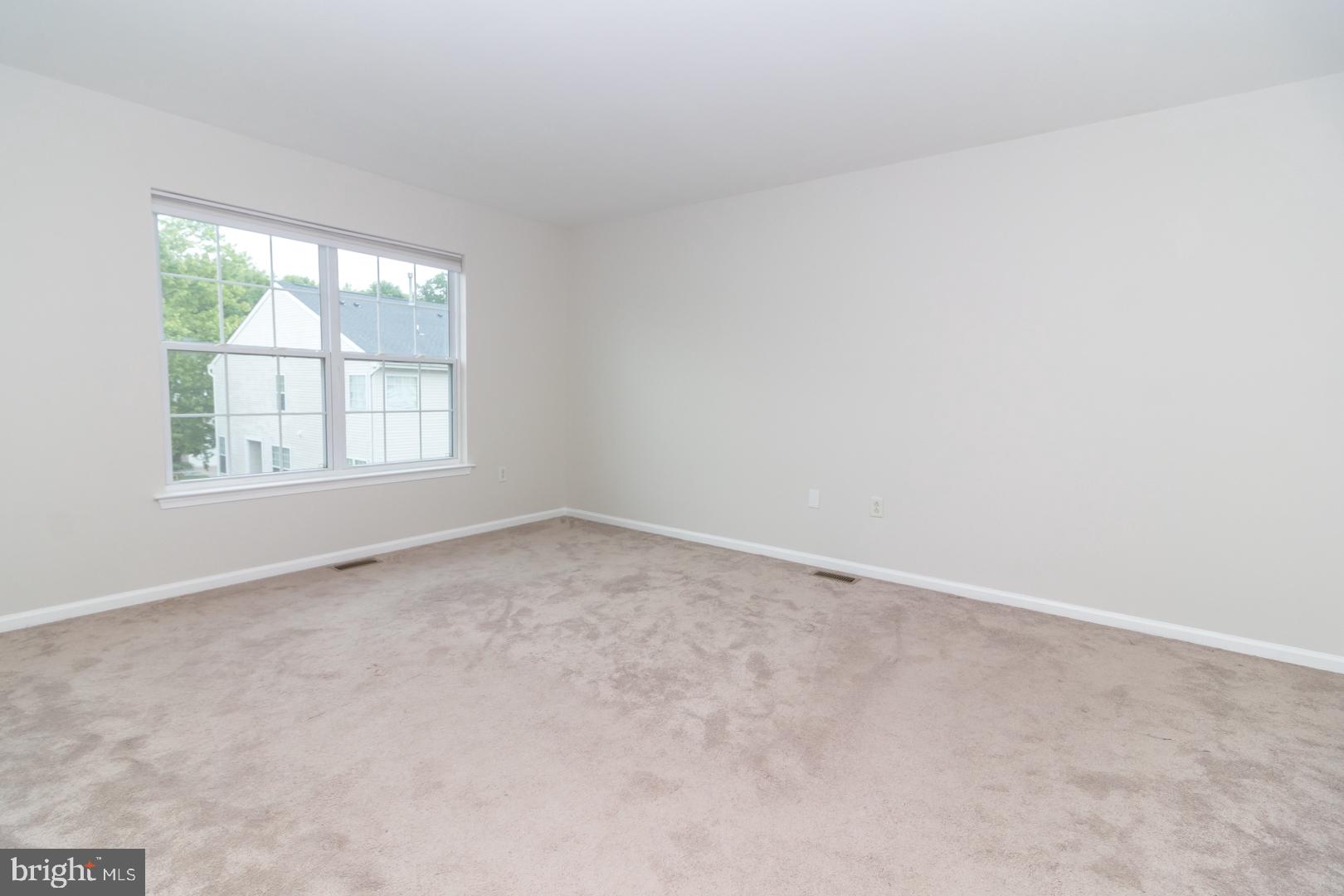 226 Hawthorne Way Riverside, NJ 08075 - Photo 16 of 32 an empty room with a window