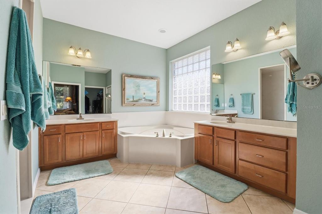 7150 Southeast 117th Terrace Morriston, FL 32668 - Photo 17 of 46