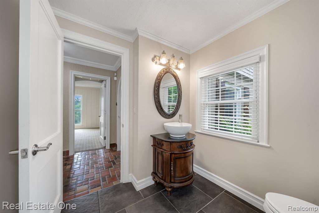 30600 Lahser Road Beverly Hills, MI 48025 - Photo 30 of 59