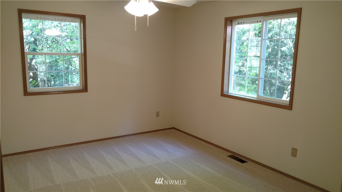 13640 Forsman Road Southeast Olalla, WA 98359 - Photo 14 of 17 Gallery Image 14