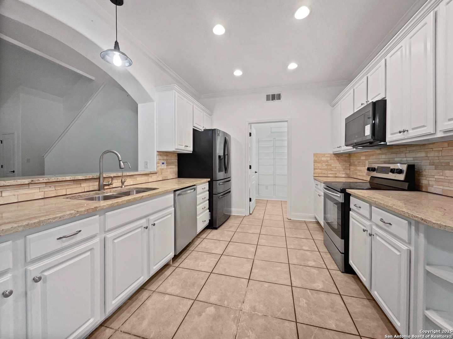 4247 Richmond Avenue Spring Branch, TX 78070 - Photo 2 of 15