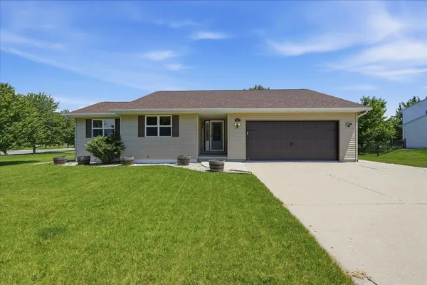 $425,000 | 592 Abey Drive, Evansville, WI 53536