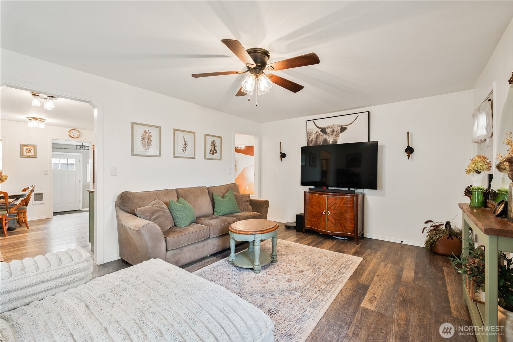 2829 Hemlock Street Longview, WA 98632 - Photo 4 of 36