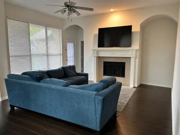 $2,400 | 1122 Hayworth Avenue, Duncanville, TX 75137