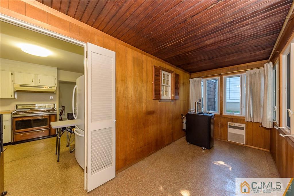 32 Burchard Street Edison, NJ 08837 - Photo 12 of 25 Gallery Image 12