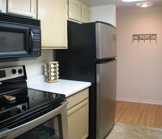 1 Renaissance Place, Unit 414 Palatine, IL 60067 - Photo 2 of 7