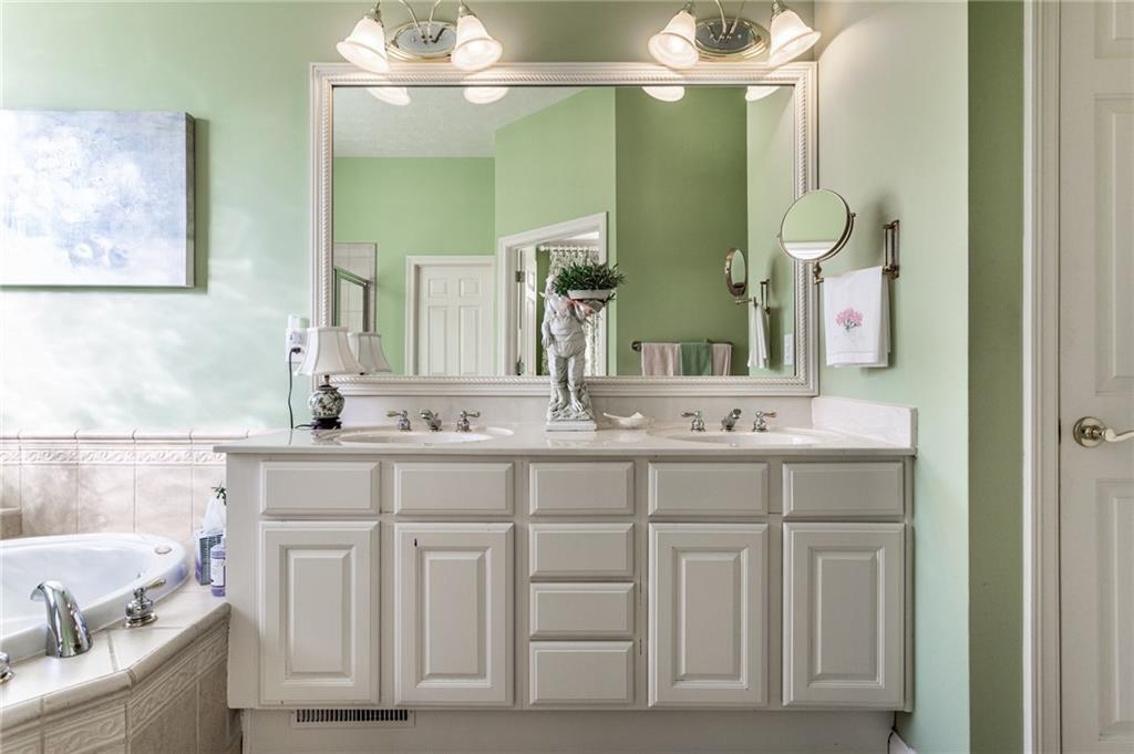11537 Glen Ridge Circle Fishers, IN 46037 - Photo 20 of 32 Gallery Image 20