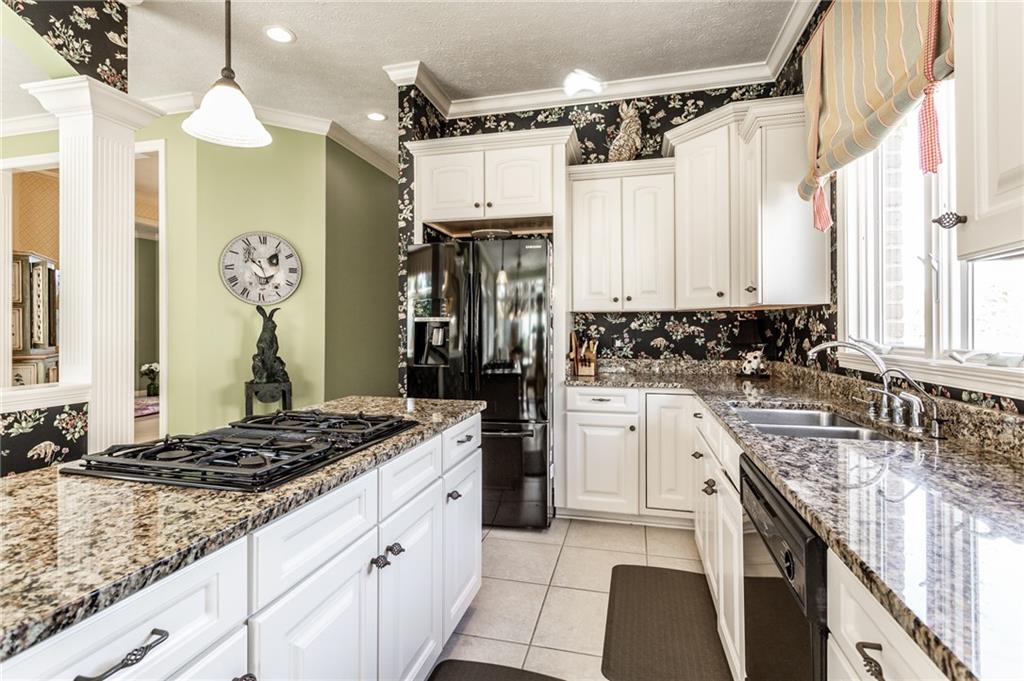 11537 Glen Ridge Circle Fishers, IN 46037 - Photo 10 of 32 Gallery Image 10