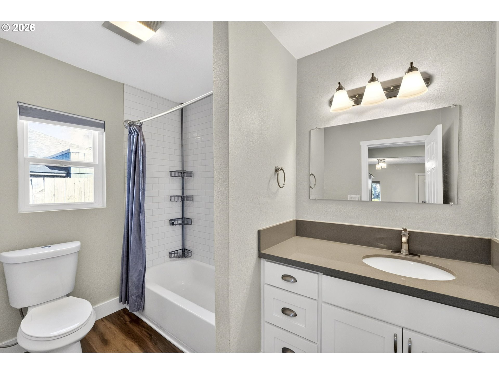 304 Warner Street Oregon City, OR 97045 - Photo 20 of 48 Bathroom