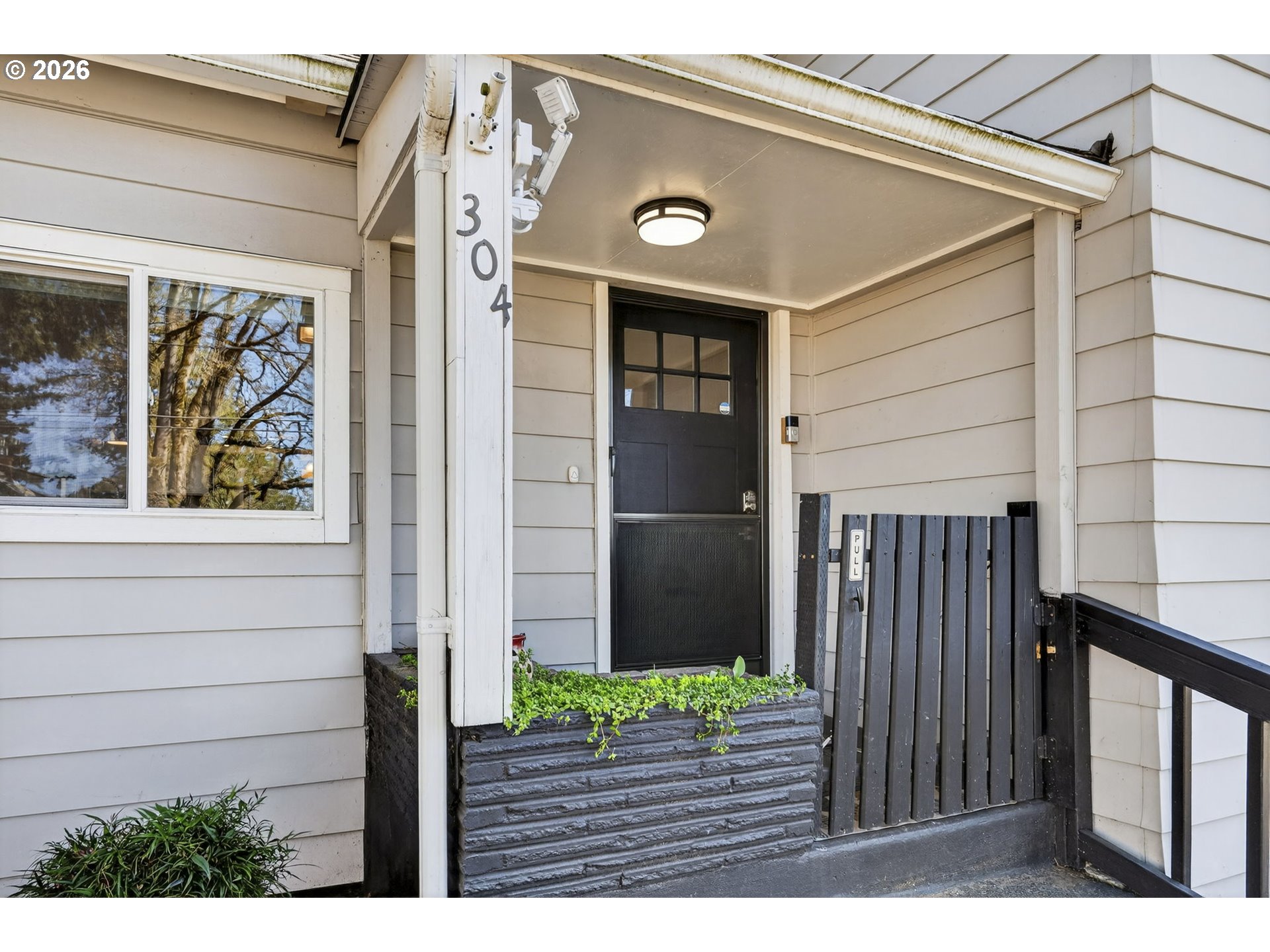 304 Warner Street Oregon City, OR 97045 - Photo 8 of 48 Entrance/Foyer