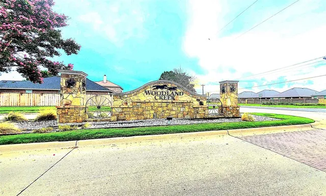 $1,995 | 621 Chestnut Court, Royse City, TX 75189