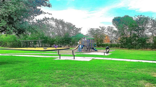 $1,995 | 621 Chestnut Court, Royse City, TX 75189