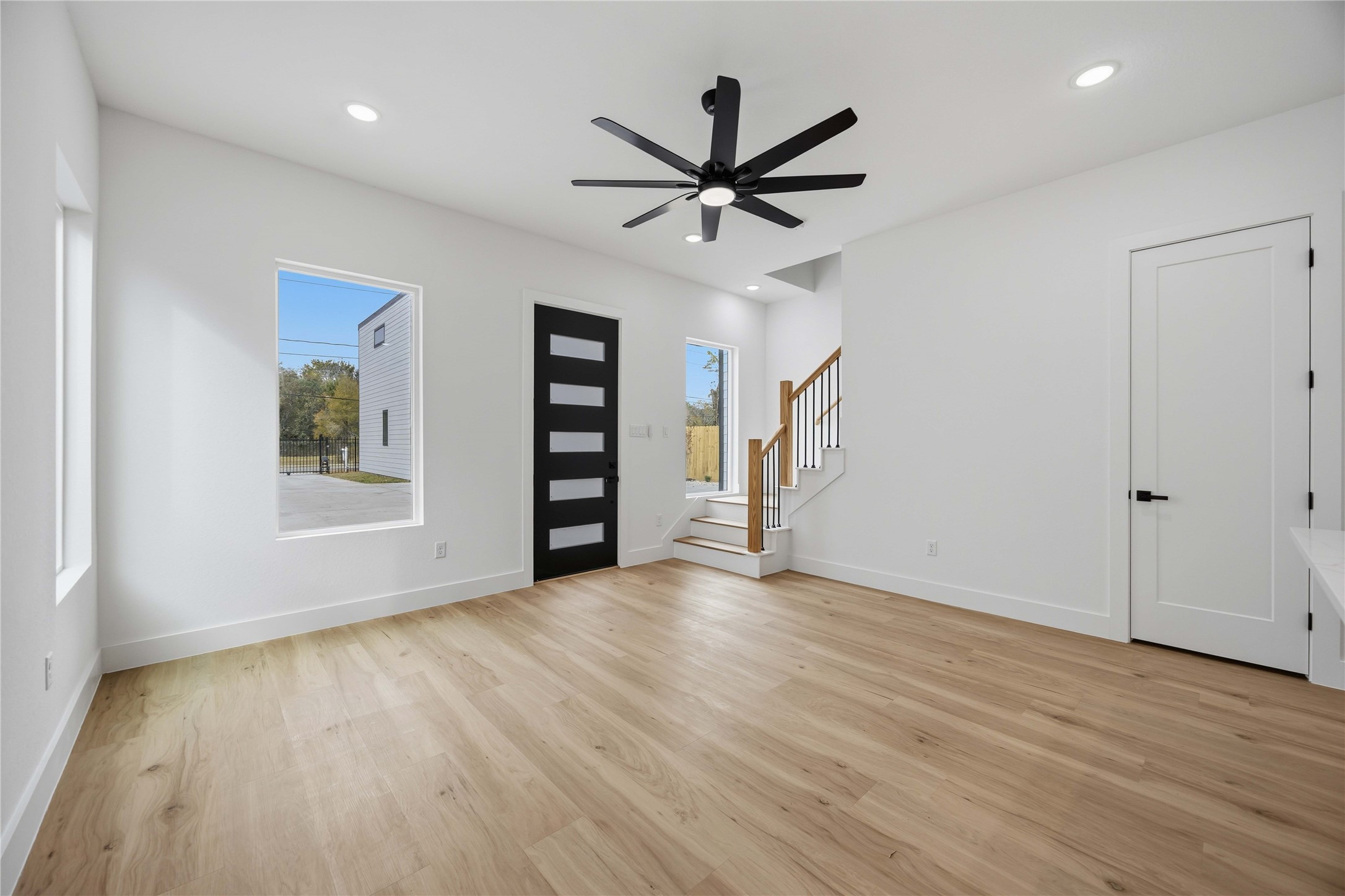 9019 Comal Street, Unit B Houston, TX 77051 - Photo 6 of 28