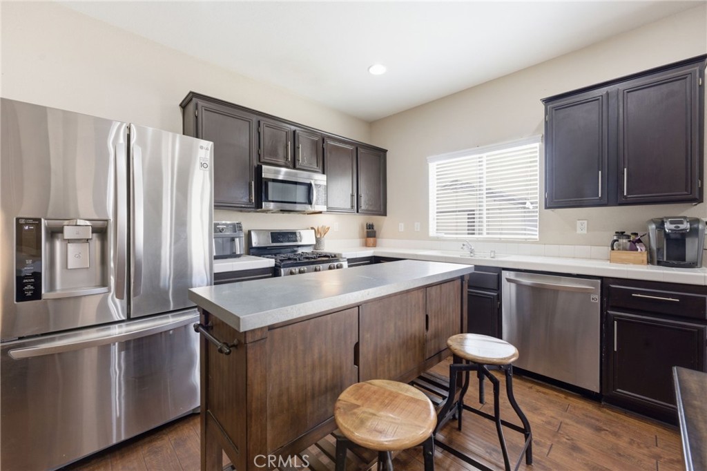 3236 Mariposa Way Perris, CA 92571 - Photo 3 of 42