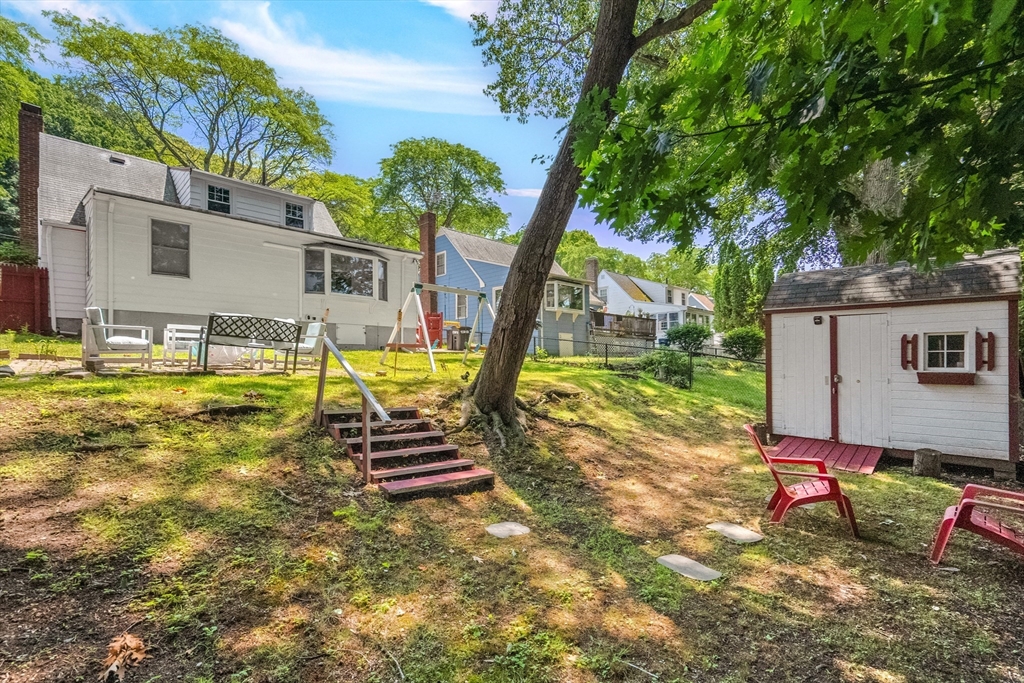 567 Poplar Street Boston, MA 02131 - Photo 4 of 42