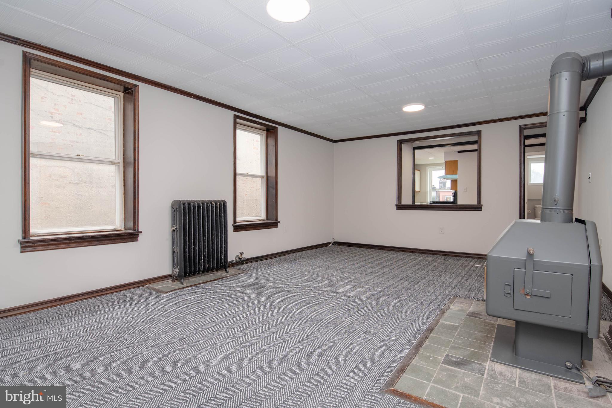 2522 Madison Avenue, Unit 2 Baltimore, MD 21217 - Photo 4 of 18 Living Room