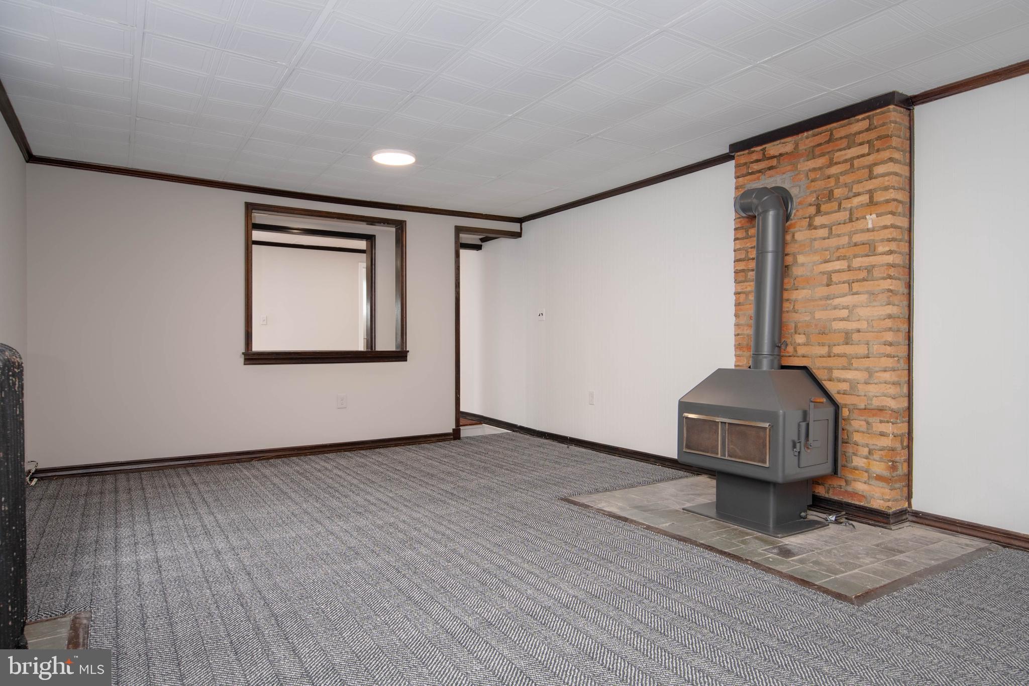 2522 Madison Avenue, Unit 2 Baltimore, MD 21217 - Photo 5 of 18 Living Room