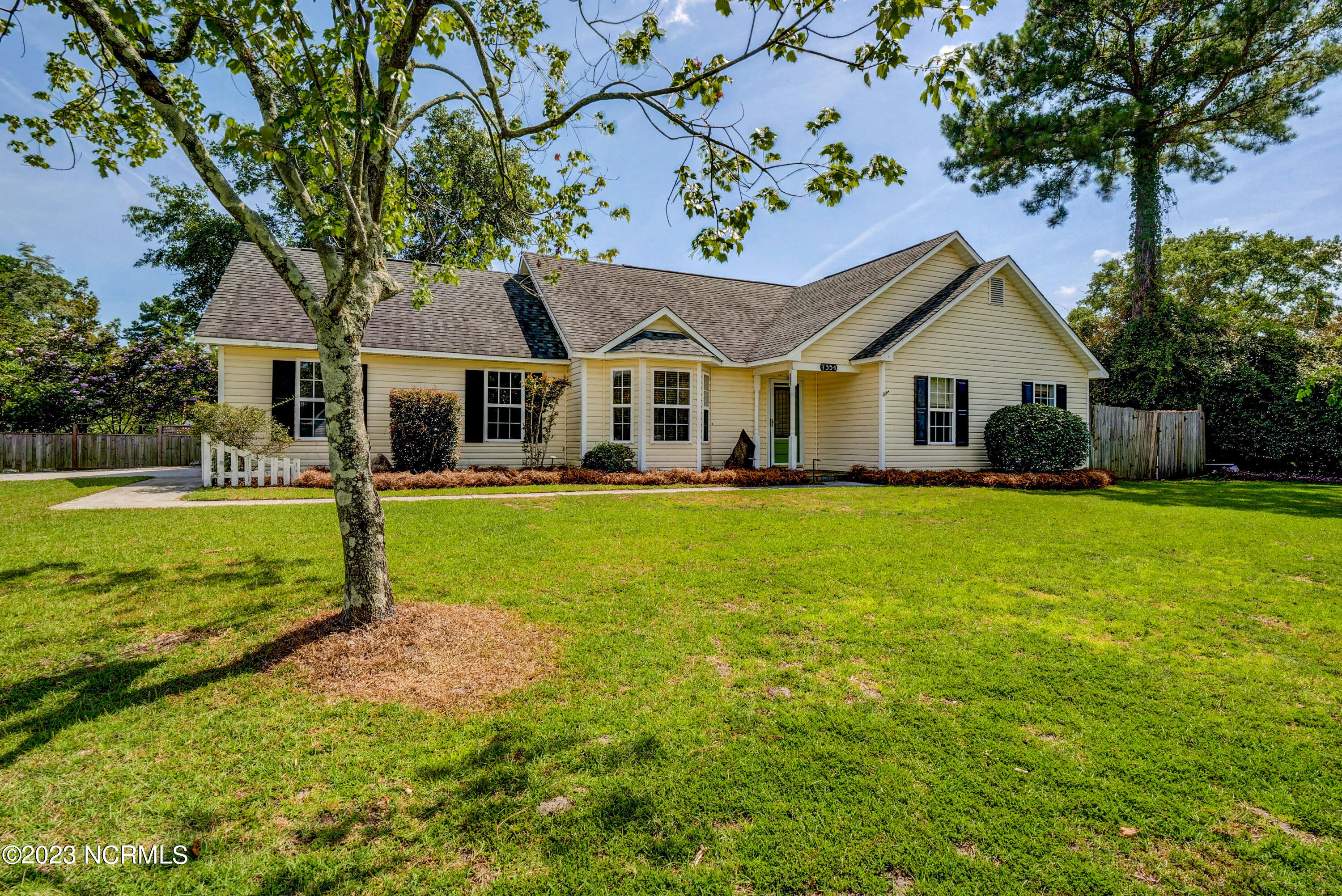 7354 Bright Leaf Road Wilmington, NC 28411 - Photo 3 of 31 P7611258_59_60_61_62_63_64