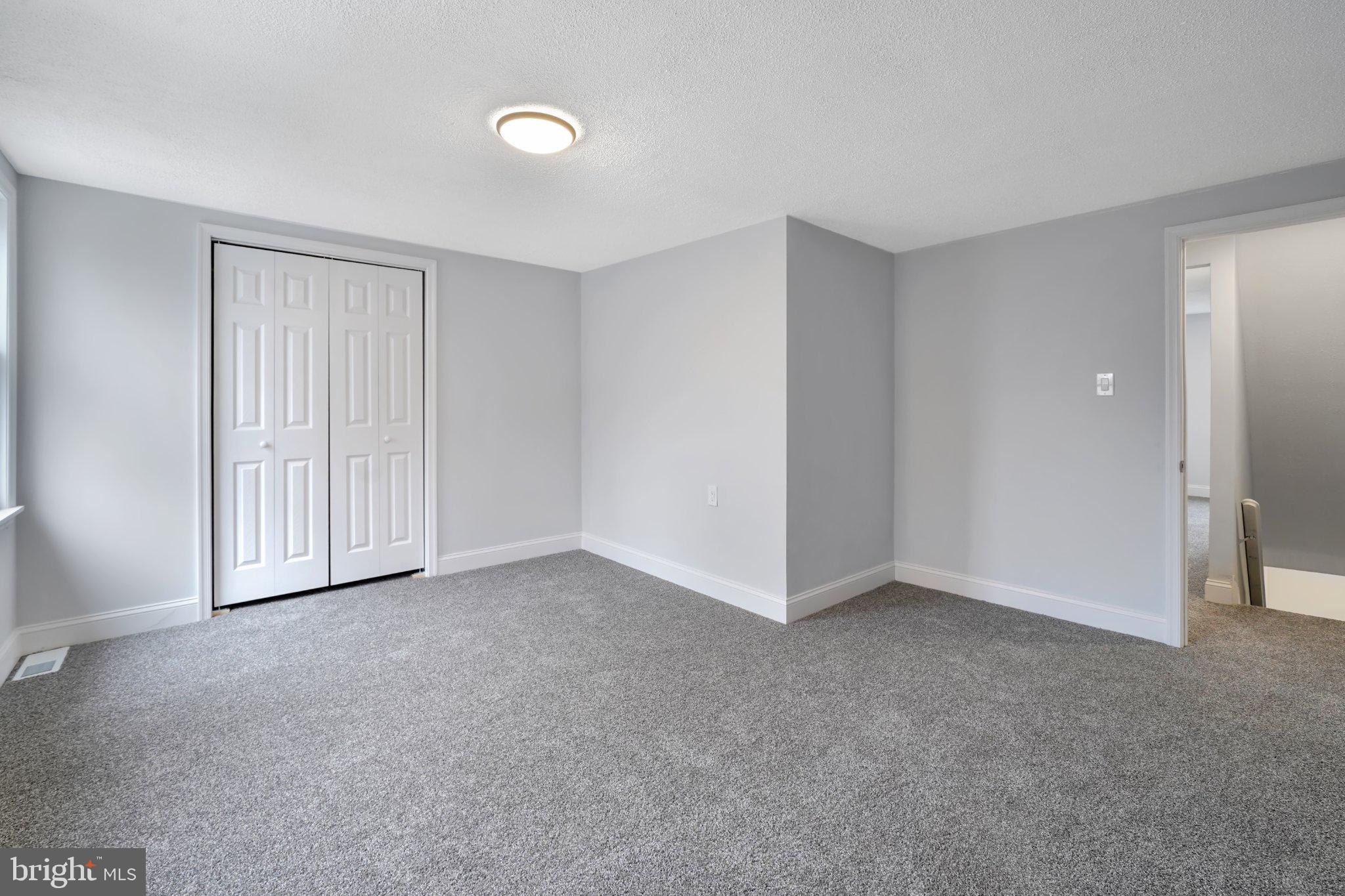 1718 Kohl Street Philadelphia, PA 19115 - Photo 18 of 34 Spacious, light-filled room awaits you.